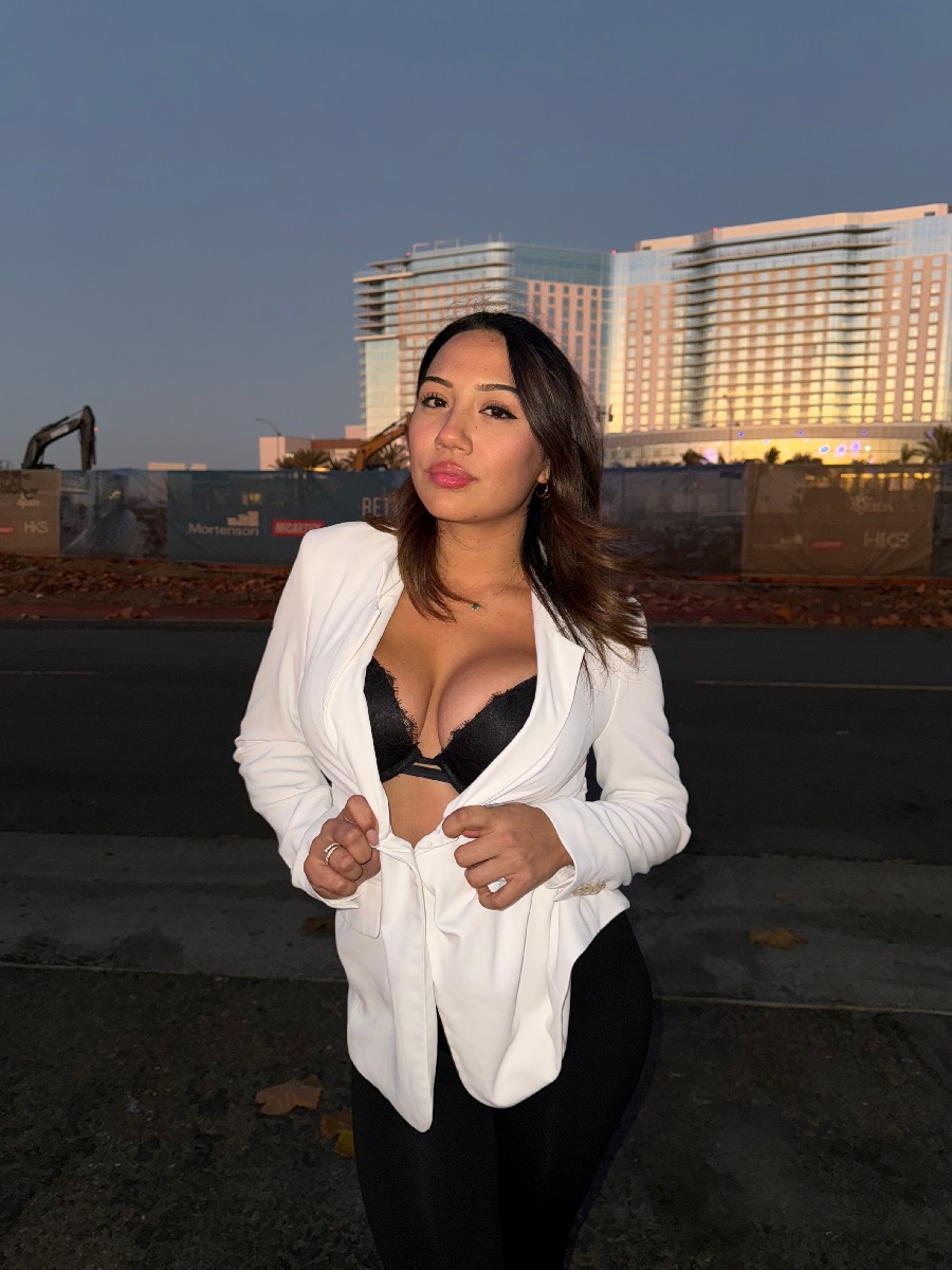 Take a pause and enjoy Ali Cruz — streaming from Qingdao