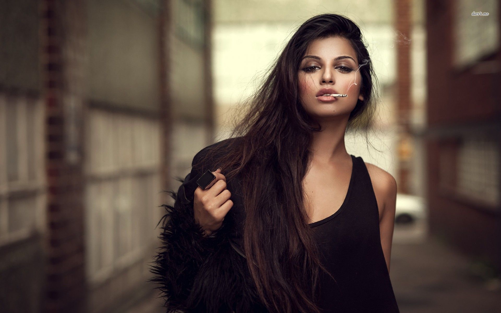 A playful frame from Sassy girls — online in Qingdao