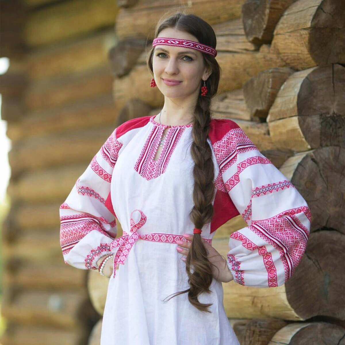 Girls in Slavic costumes in Qingdao
