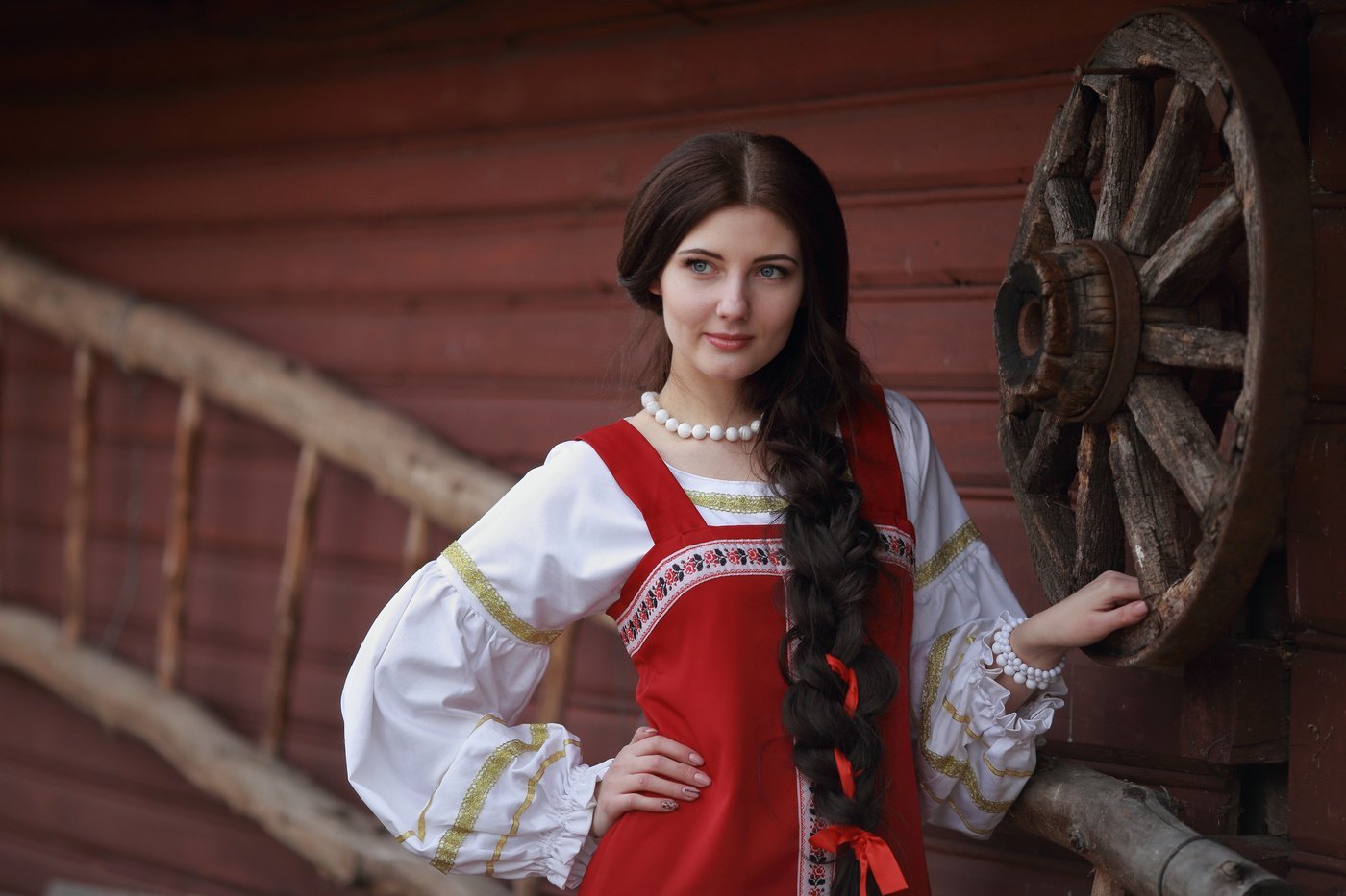 Girls in Slavic costumes in Qingdao
