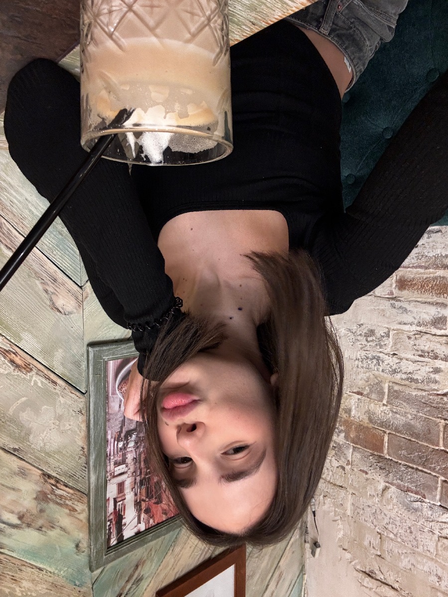 Fresh photos, fresh mood — Tina online in Qingdao